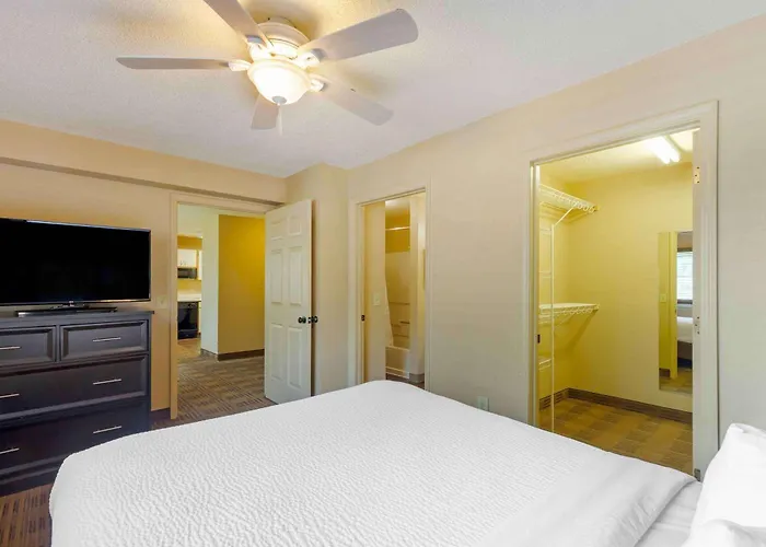 Extended Stay America Select Suites - Orlando - Lake Mary - 1040 Greenwood Blvd
