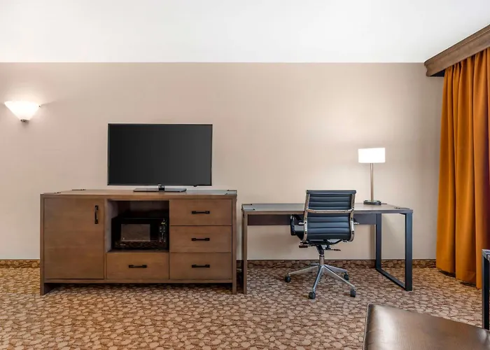 Best Western Plus Mill Creek Inn