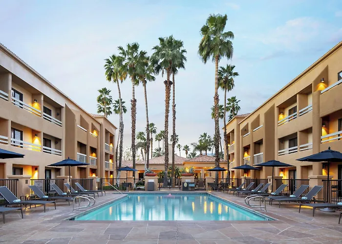 Courtyard By Marriott Palm Springs
