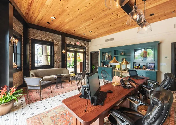 Andrew Pinckney Inn
