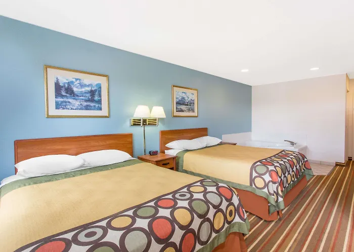 Super 8 By Wyndham Bedford