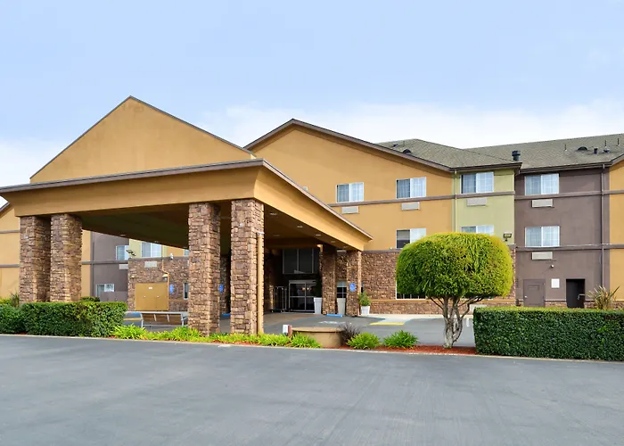 Holiday Inn Express & Suites Watsonville By Ihg