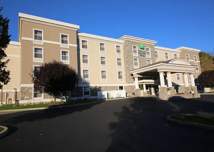 Holiday Inn Express & Suites Danbury - I-84 By Ihg