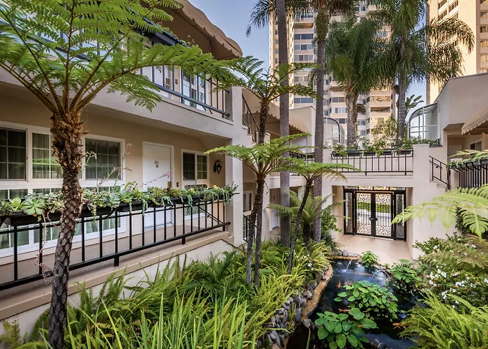 Beverly Hills Plaza Hotel & Spa