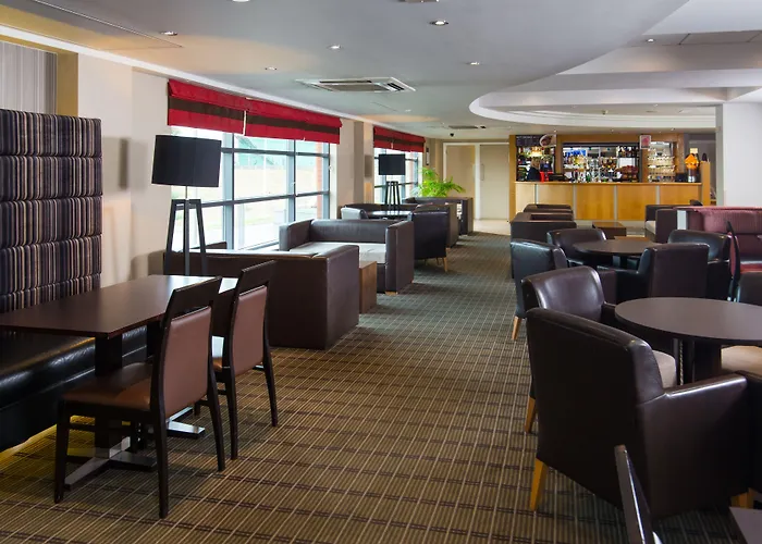 Holiday Inn Express London Luton Airport By Ihg