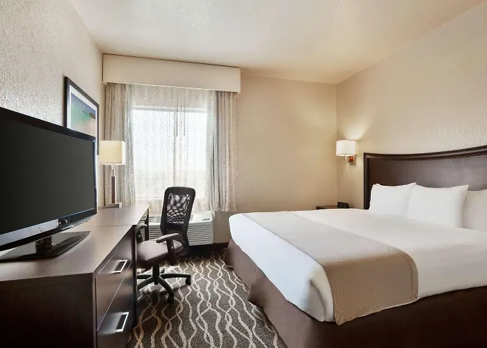 Baymont By Wyndham Clute Lake Jackson