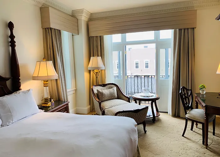 Market Pavilion Hotel
