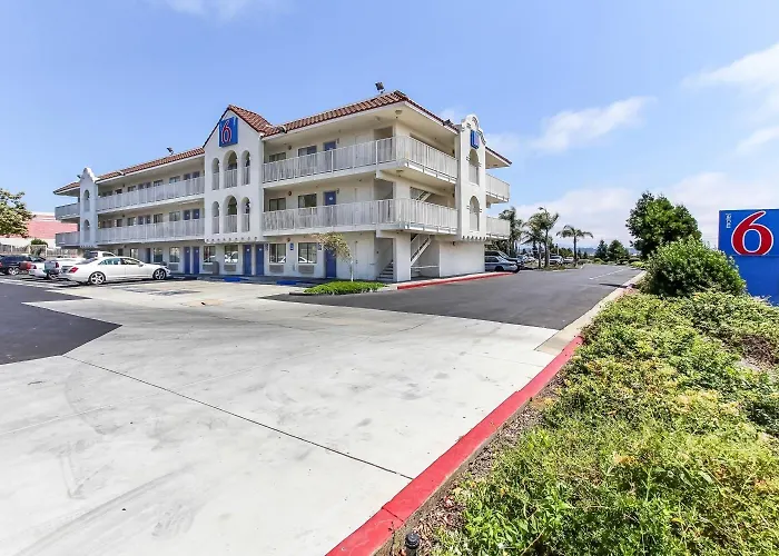 Hotel B5 -Watsonville