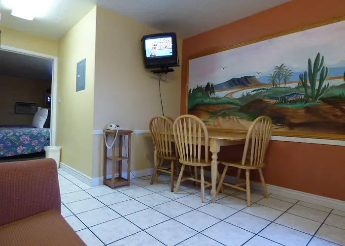 Coronada Inn & Suites