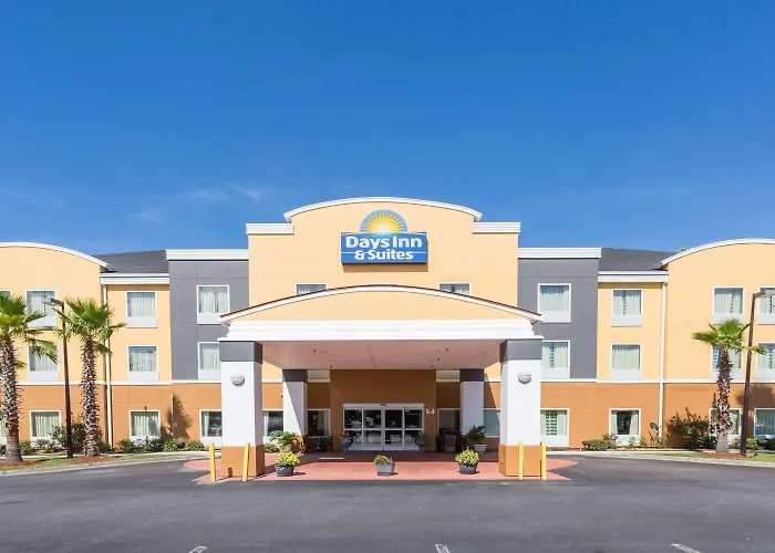 Days Inn & Suites By Wyndham Savannah North I-95
