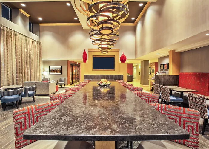 Hampton Inn & Suites Madison - West
