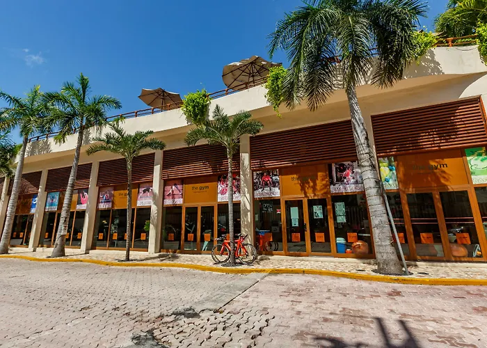 El Taj Oceanfront And Beachside Condo Hotel