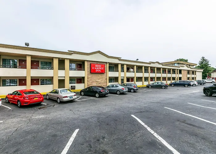 Red Carpet Inn - Stamford
