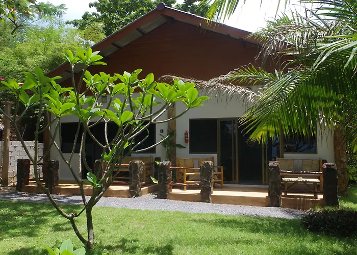 Thai House Beach Resort