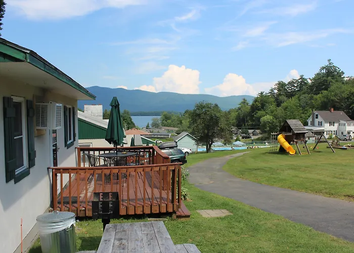 Hill View Motel And Cottages