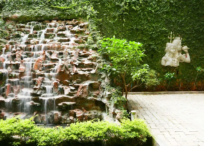 Treebo Komfort Suites, 3 Km From Mysore Palace