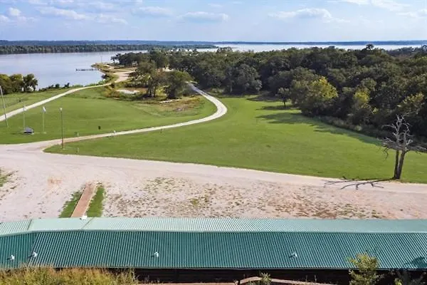 Spacious Wooden Suite #7 By The Lake At Texoma Shores Resort