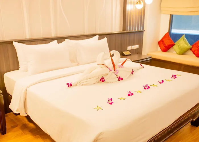 Nipa Resort, Patong Beach