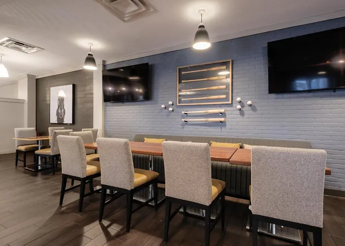 Four Points By Sheraton Louisville Airport