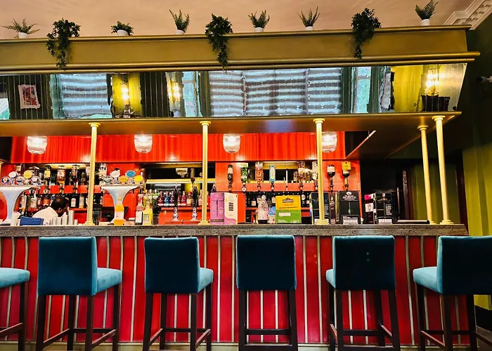 Uno Thames Hotel