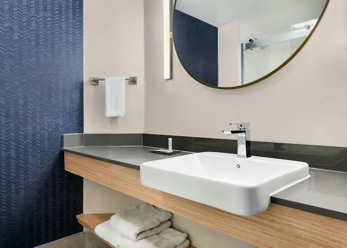 Fairfield By Marriott Inn & Suites Charleston Downtown