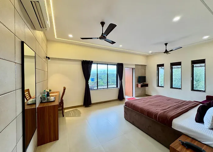 Girivihar Holiday Club - Pure Veg