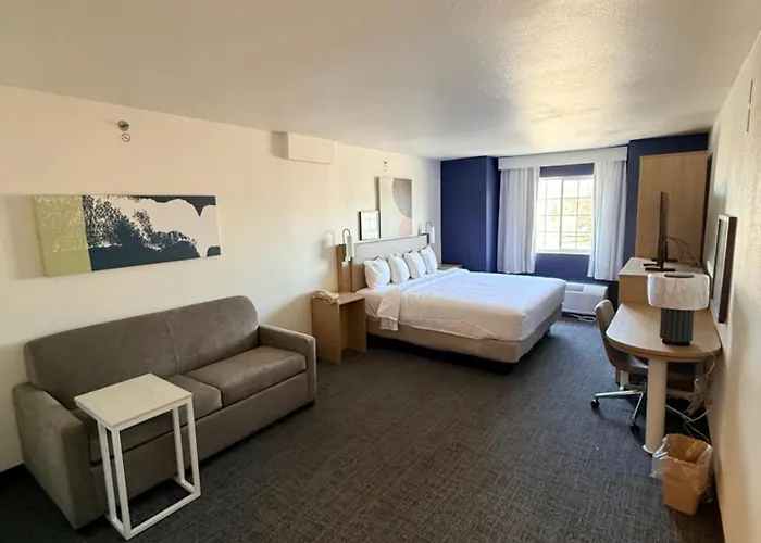 Microtel Inn And Suites Appleton