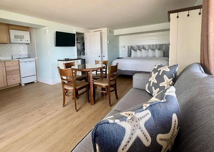 Ragged Edge Resort & Marina