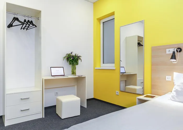 Orange Hotel