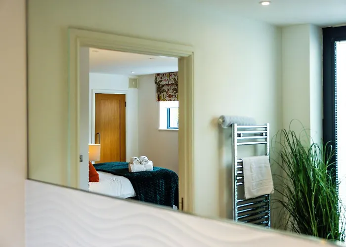Beachcliff Hotel And Apartments