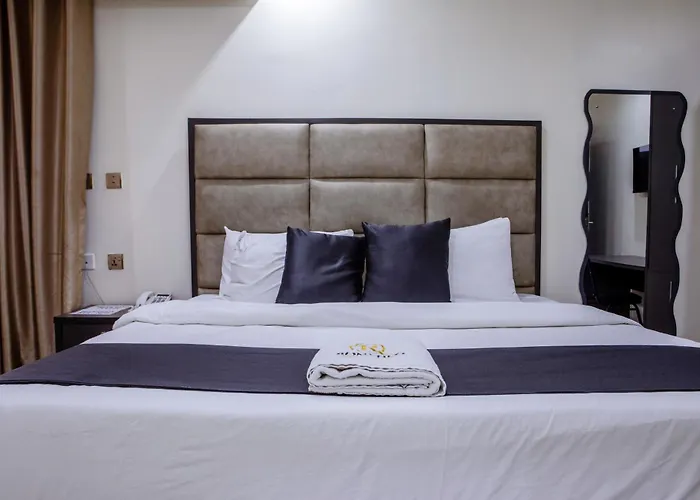 Romeneo Grand Royal Hotel