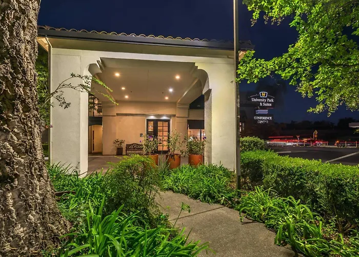 University Park Inn & Suites, An Ascend Collection Hotel