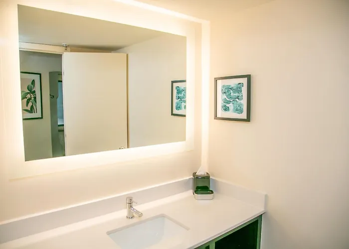 Holiday Inn New Orleans West Bank Tower By Ihg