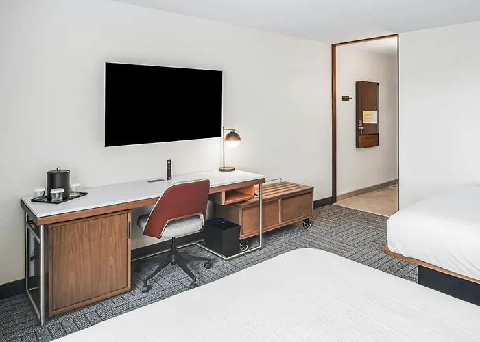 Courtyard By Marriott Columbus