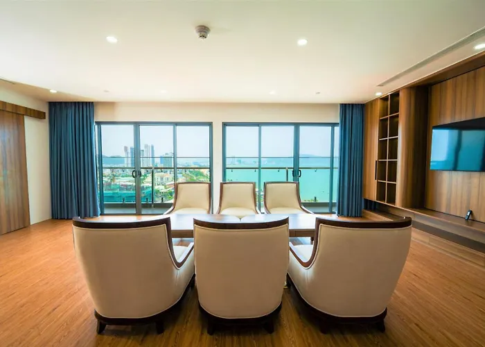The Golden Crest Hotel Quy Nhon