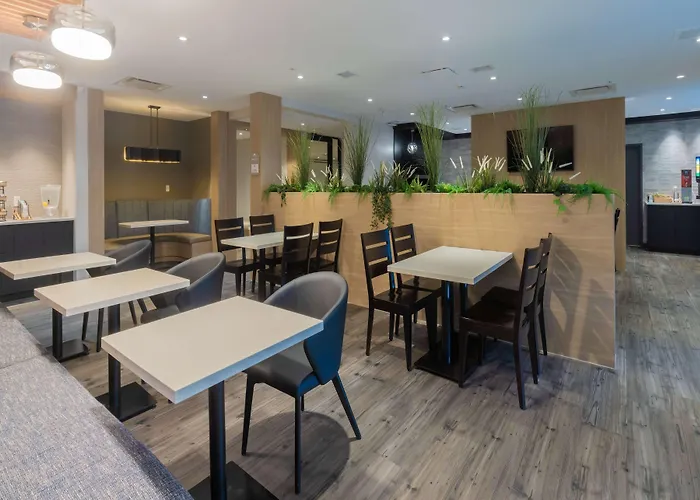 Microtel Inn & Suites By Wyndham Oyster Bay Ladysmith
