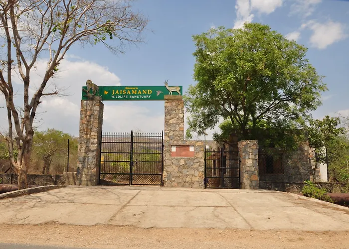 Jaisamand Island Resort Udaipur