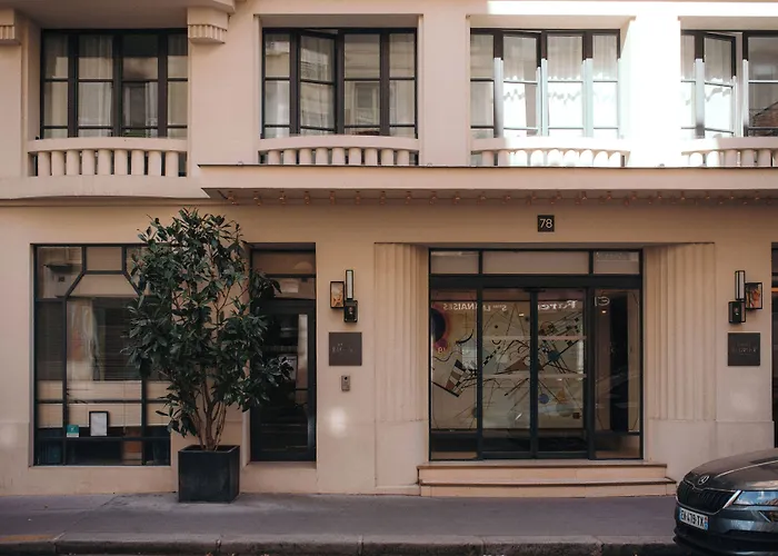 Hotel Eiffel Blomet Paris