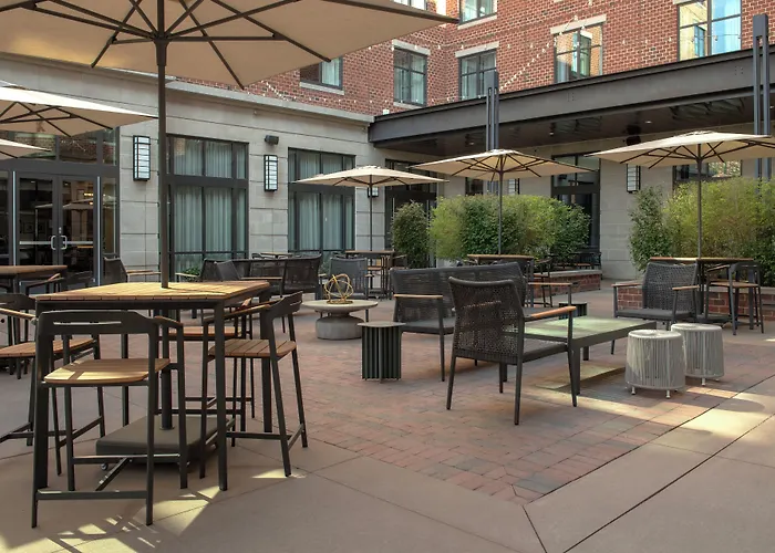 Courtyard By Marriott Richmond Downtown