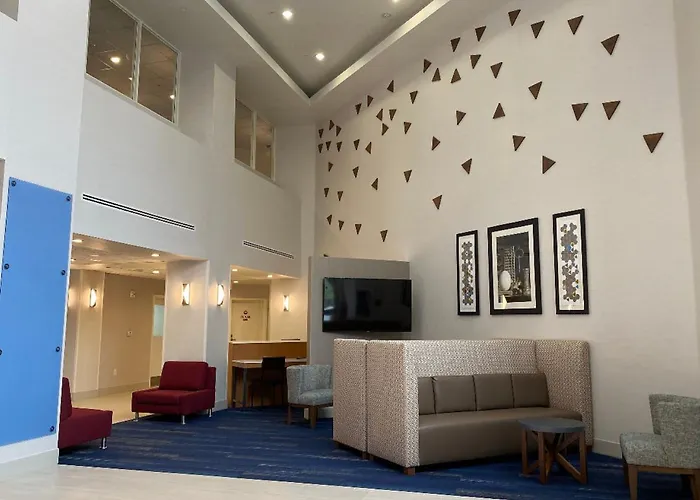 Holiday Inn Express & Suites Beaumont - Oak Valley By Ihg