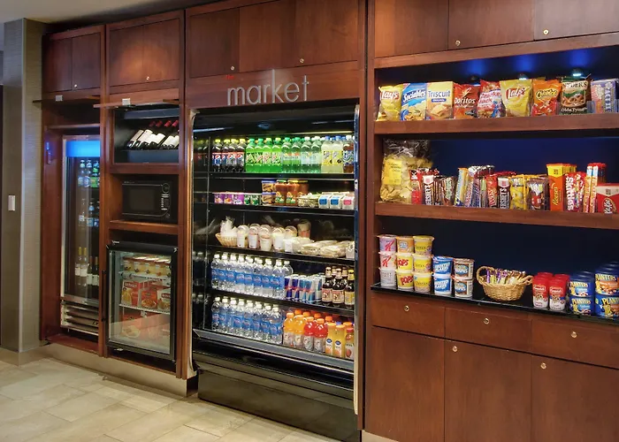 Courtyard By Marriott Madison East