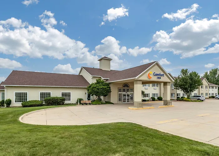 Comfort Inn Dyersville Near The Field Of Dreams