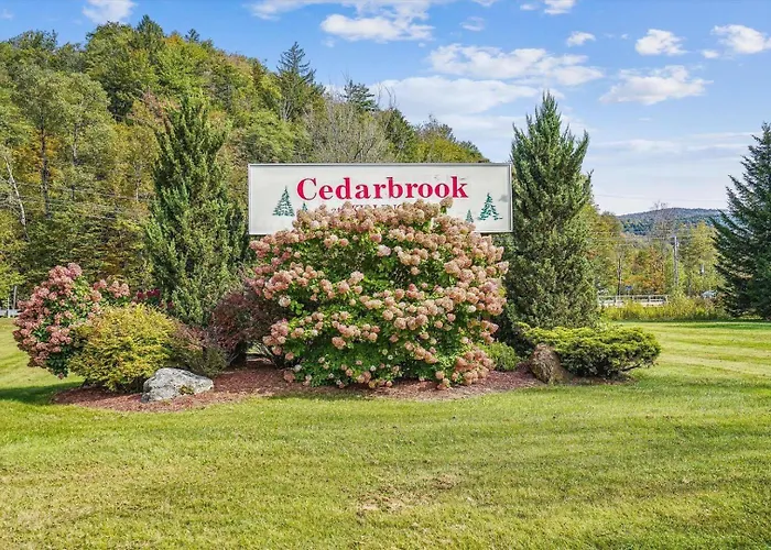 107 Cedarbrook Queen Studio