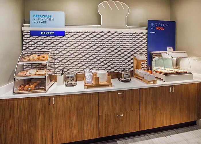 Holiday Inn Express & Suites Watsonville By Ihg