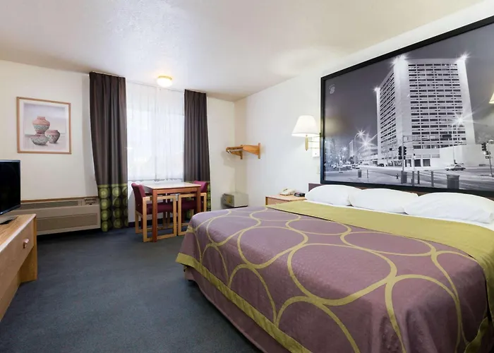 Super 8 By Wyndham Bernalillo